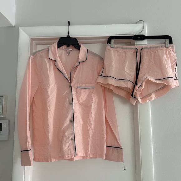 Victoria’s Secret: PJ Set - Picture 2 of 4